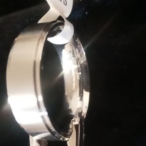 Stainless steel comfort fit welding band.